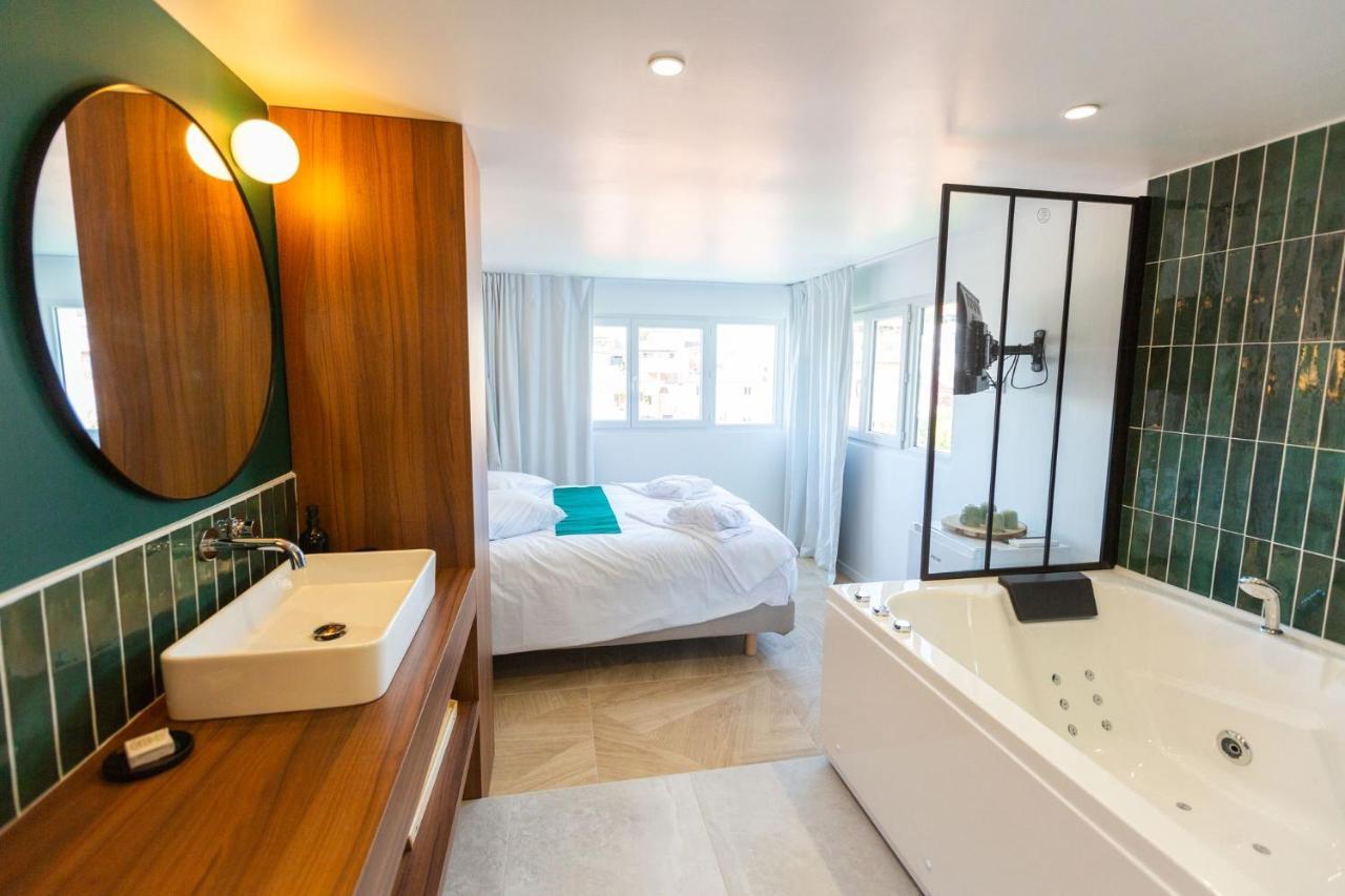 Love Room Du Mont D'Or - Baignoire Spa - Minibar Offert Marseille Bagian luar foto