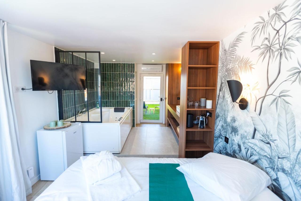 Love Room Du Mont D'Or - Baignoire Spa - Minibar Offert Marseille Bagian luar foto