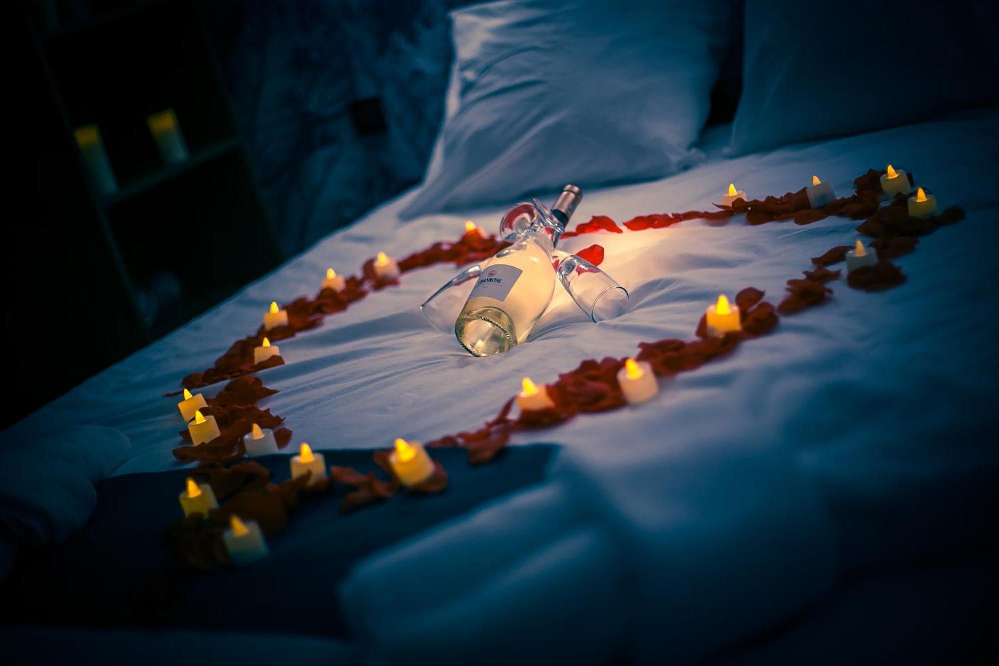 Love Room Du Mont D'Or - Baignoire Spa - Minibar Offert Marseille Bagian luar foto
